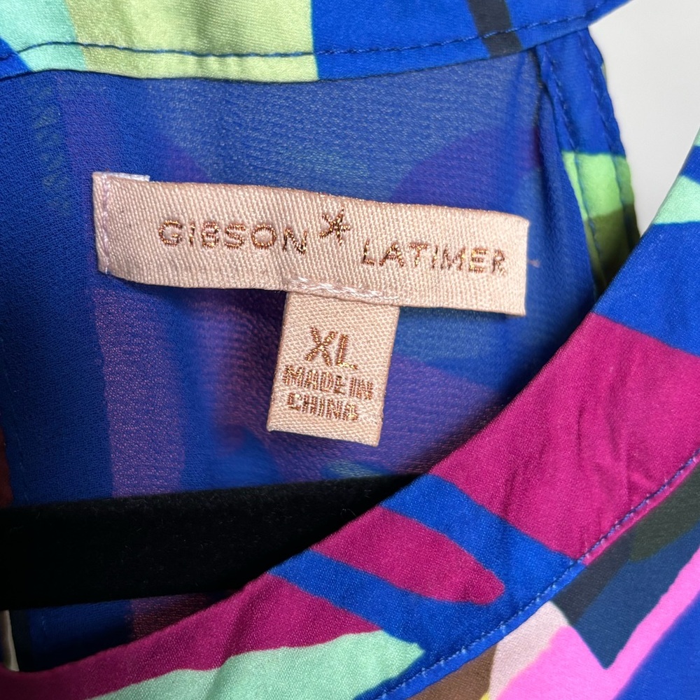 Gibson Latimer Printed High-Low Dress with Cut Out Detail at Shoulders - Picture 2 of 4